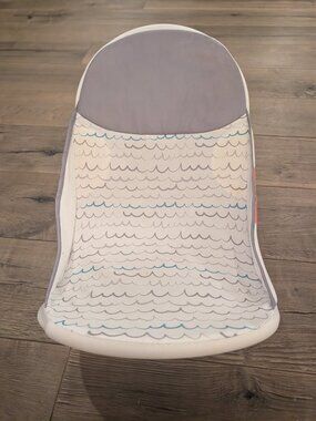 The First Years Sure Comfort folding baby bather